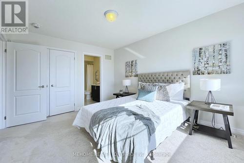 60 Falconridge Terrace, East Gwillimbury, ON - Indoor Photo Showing Bedroom