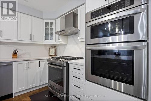 7268 Frontier Ridge, Mississauga (Meadowvale Village), ON - Indoor Photo Showing Kitchen With Stainless Steel Kitchen