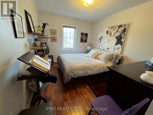 2077 Barnboard Hollow, Oakville (West Oak Trails), ON - Indoor Photo Showing Bedroom