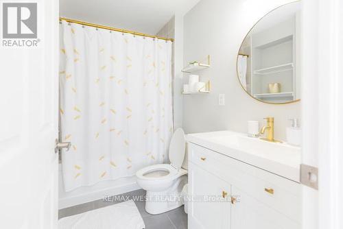 1669 Copeland Circle, Milton (Clarke), ON - Indoor Photo Showing Bathroom