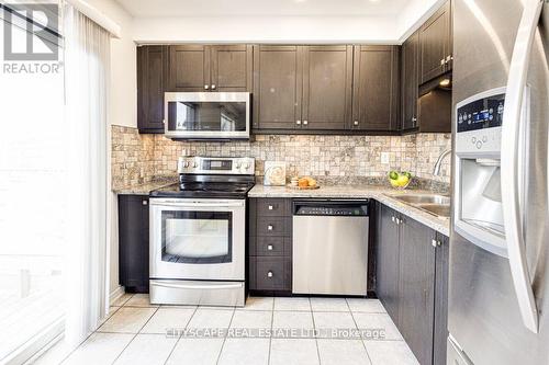 59 Saddletree Trail, Brampton (Brampton West), ON - Indoor Photo Showing Kitchen With Stainless Steel Kitchen With Double Sink With Upgraded Kitchen