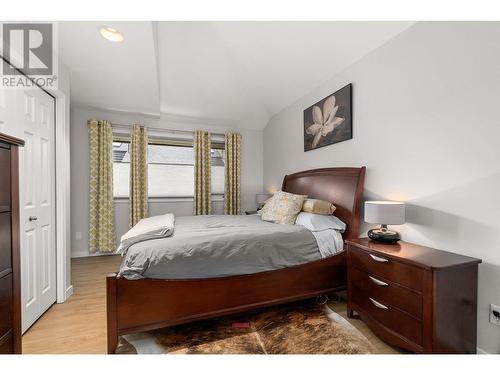 420 West Avenue, Kelowna, BC - Indoor Photo Showing Bedroom