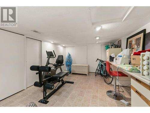 420 West Avenue, Kelowna, BC - Indoor Photo Showing Gym Room