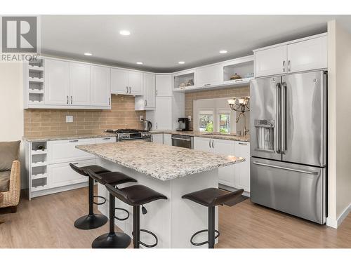 420 West Avenue, Kelowna, BC - Indoor Photo Showing Kitchen With Upgraded Kitchen