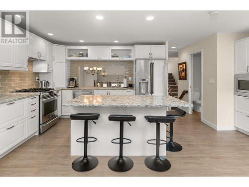 420 West Avenue, Kelowna, BC - Indoor Photo Showing Kitchen With Upgraded Kitchen