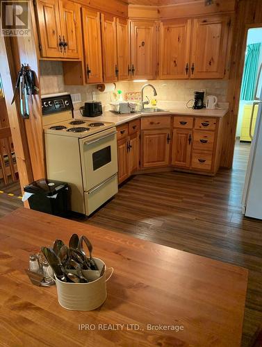 27 Balmoral Avenue, Tiny, ON - Indoor Photo Showing Kitchen