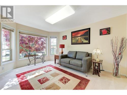 2330 Butt Road Unit# 18, West Kelowna, BC - Indoor Photo Showing Living Room