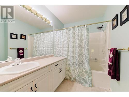 2330 Butt Road Unit# 18, West Kelowna, BC - Indoor Photo Showing Bathroom