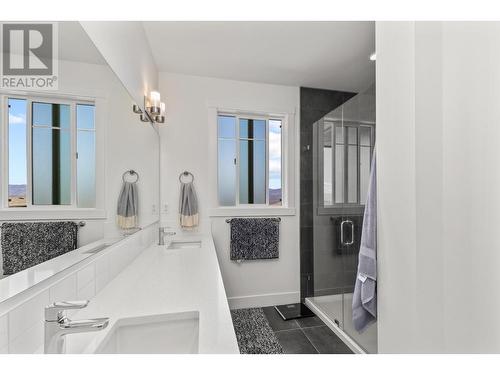 1575 Summer Crescent, Kelowna, BC - Indoor Photo Showing Bathroom