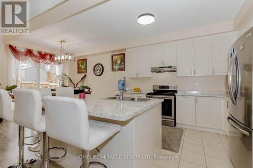 124 Casserley Crescent, New Tecumseth, ON - Indoor Photo Showing Kitchen With Double Sink