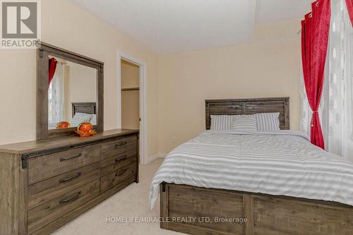 124 Casserley Crescent, New Tecumseth, ON - Indoor Photo Showing Bedroom