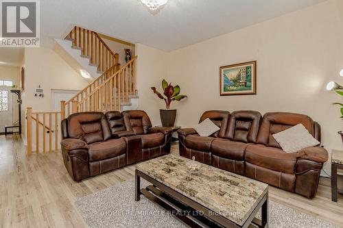 124 Casserley Crescent, New Tecumseth, ON - Indoor Photo Showing Living Room