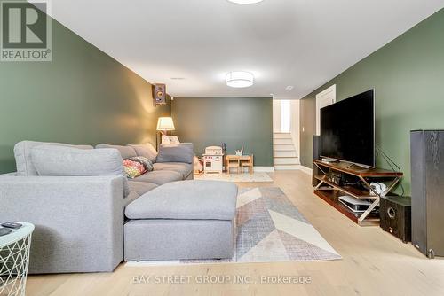 19375 The Mississaugas Trail, Scugog (Port Perry), ON - Indoor Photo Showing Living Room