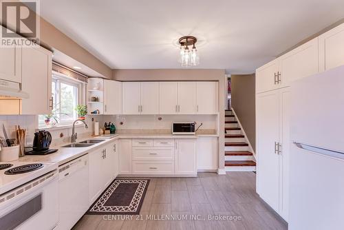 35 Greystone Crescent, Brampton (Brampton South), ON - Indoor Photo Showing Kitchen With Double Sink