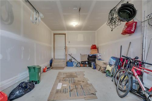 3850 Auckland Avenue, London, ON - Indoor Photo Showing Garage