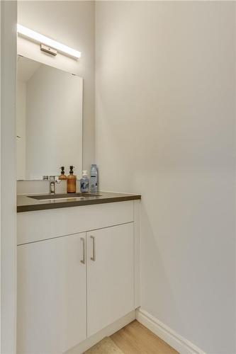 3850 Auckland Avenue, London, ON - Indoor Photo Showing Bathroom