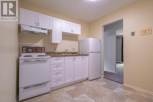 104 - 52 Hiawatha Street, St. Thomas, ON - Indoor Photo Showing Kitchen