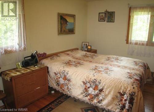 6 Bromleigh Avenue, London, ON - Indoor Photo Showing Bedroom