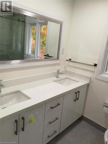 6 Bromleigh Avenue, London, ON - Indoor Photo Showing Bathroom