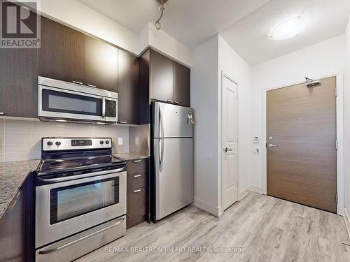 2301 - 23 Sheppard Avenue E, Toronto (Willowdale East), ON - Indoor Photo Showing Kitchen