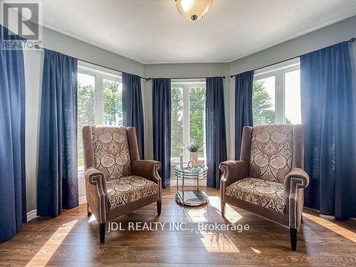 22176 Leslie Street, East Gwillimbury (Queensville), ON - Indoor Photo Showing Living Room