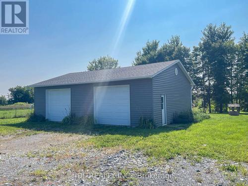 22176 Leslie Street, East Gwillimbury, ON - Indoor Photo Showing Garage