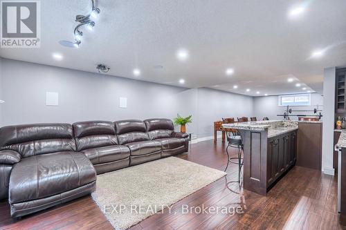 4 Mcnulty Lane, Guelph (Pine Ridge), ON - Indoor