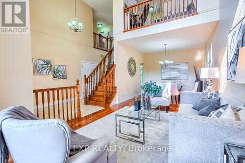 4 Mcnulty Lane, Guelph, ON - Indoor Photo Showing Living Room