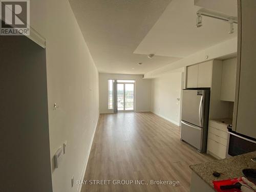 1463 - 60 Ann O'Reilly Road, Toronto, ON - Indoor Photo Showing Kitchen