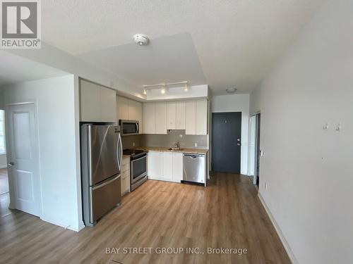 1463 - 60 Ann O'Reilly Road, Toronto, ON - Indoor Photo Showing Kitchen