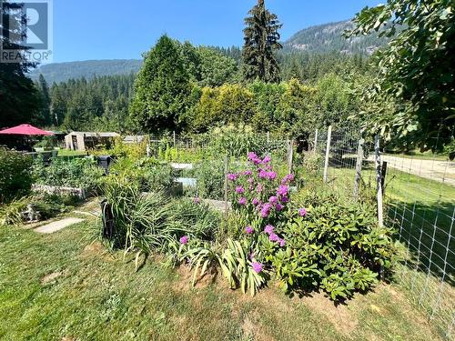 1525 3A Highway, Thrums, BC - Outdoor