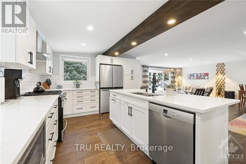 2114 Balharrie Avenue, Ottawa, ON - Indoor Photo Showing Kitchen With Double Sink With Upgraded Kitchen