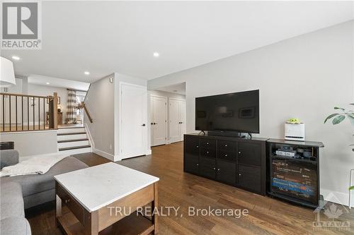 2114 Balharrie Avenue, Ottawa, ON - Indoor Photo Showing Living Room