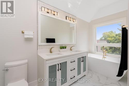 39A Evans Avenue, Toronto (Mimico), ON - Indoor Photo Showing Bathroom