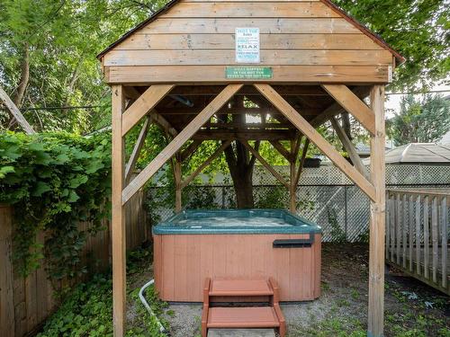 Hot tub - 5844Z  - 5846Z Av. Azilda, Montréal (Anjou), QC - Outdoor