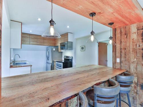 27 Crestridge Hts Rd, Toronto, ON - Indoor Photo Showing Kitchen