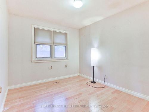 27 Crestridge Hts Rd, Toronto, ON - Indoor Photo Showing Other Room