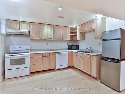 27 Crestridge Hts Rd, Toronto, ON - Indoor Photo Showing Kitchen With Double Sink