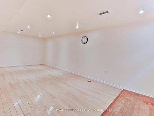 27 Crestridge Hts Rd, Toronto, ON - Indoor Photo Showing Other Room