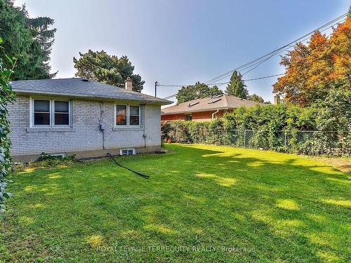 27 Crestridge Hts Rd, Toronto, ON - Outdoor