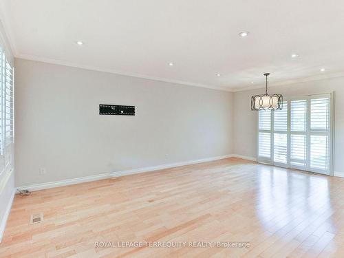 27 Crestridge Hts Rd, Toronto, ON - Indoor Photo Showing Other Room