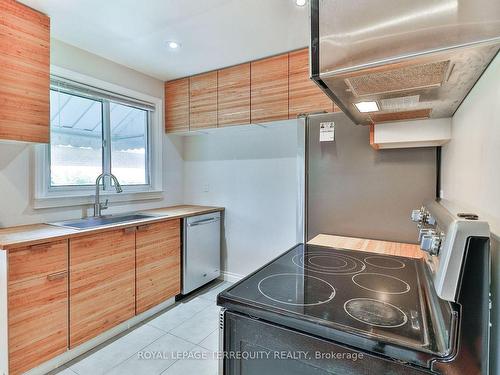 27 Crestridge Hts Rd, Toronto, ON - Indoor Photo Showing Laundry Room