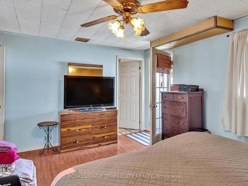 993 Cook Rd, Marmora And Lake, ON - Indoor Photo Showing Bedroom