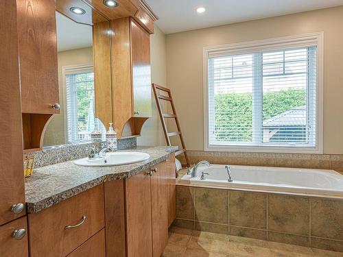 Passageway - 700 Boul. De Palerme, La Prairie, QC - Indoor Photo Showing Bathroom