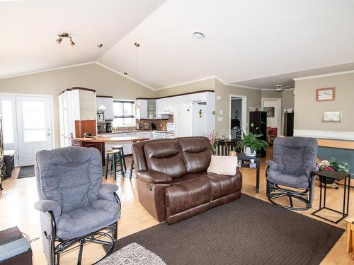 Salon - 860 Rue St-André, Saint-Pascal, QC - Indoor Photo Showing Living Room