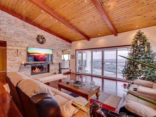 Living room - 179 Ch. Des Chênes, Sainte-Anne-Des-Lacs, QC - 