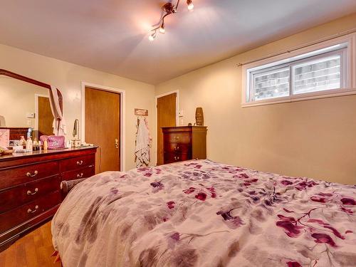 Bedroom - 179 Ch. Des Chênes, Sainte-Anne-Des-Lacs, QC - Indoor Photo Showing Bedroom