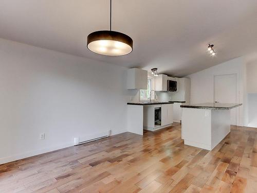 Salle Ã  manger - 373 Rue Baillargeon, Saint-Jean-Sur-Richelieu, QC - Indoor Photo Showing Kitchen