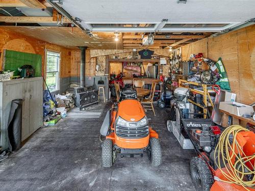 Garage - 1140 Av. St-Louis, Portneuf, QC - Indoor Photo Showing Garage