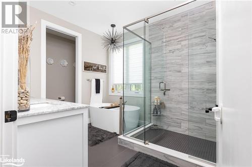 450 Fowlers Road, Huntsville, ON - Indoor Photo Showing Bathroom